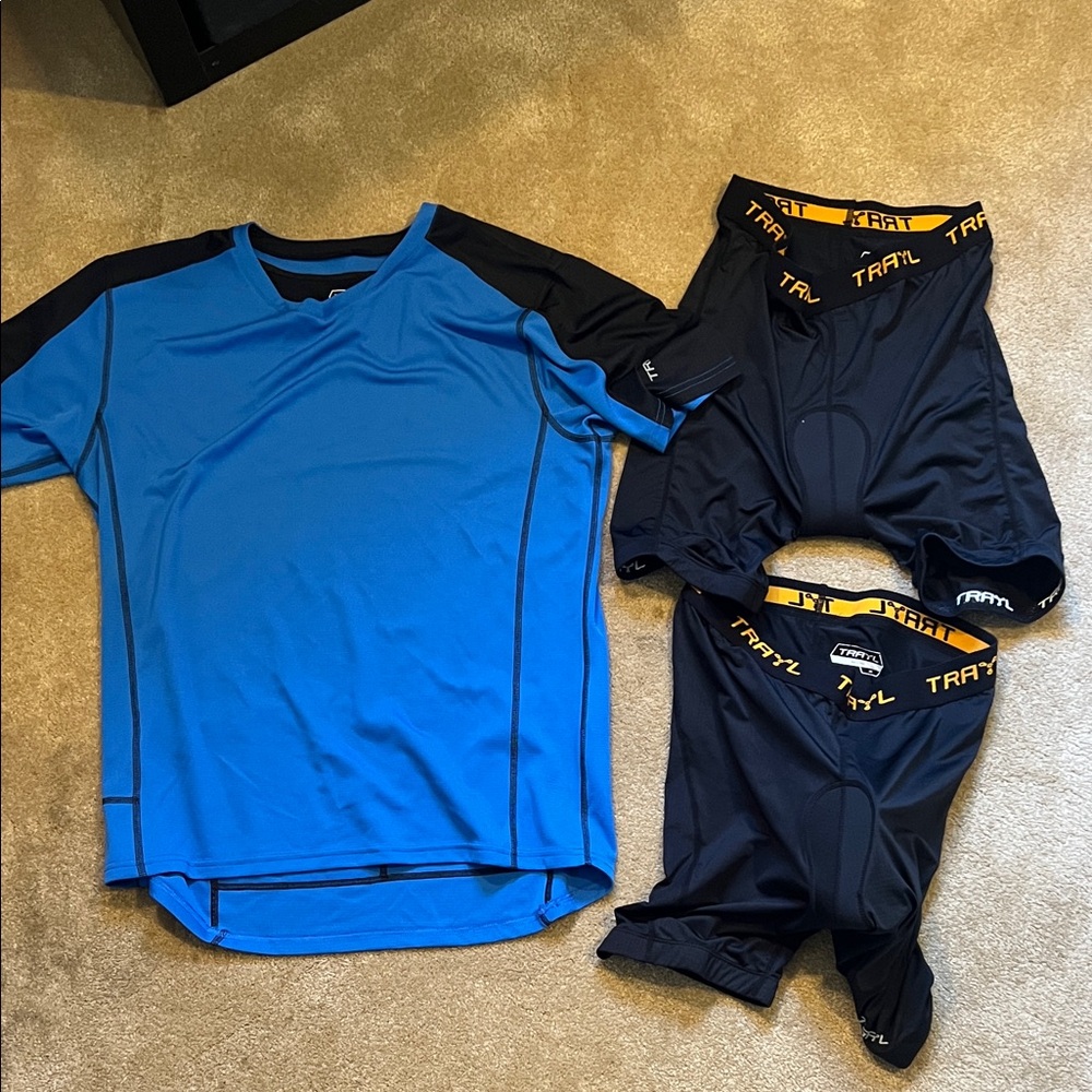 TRAYL Men’s M Blue and Black Cycling Jersey and Shorts Set